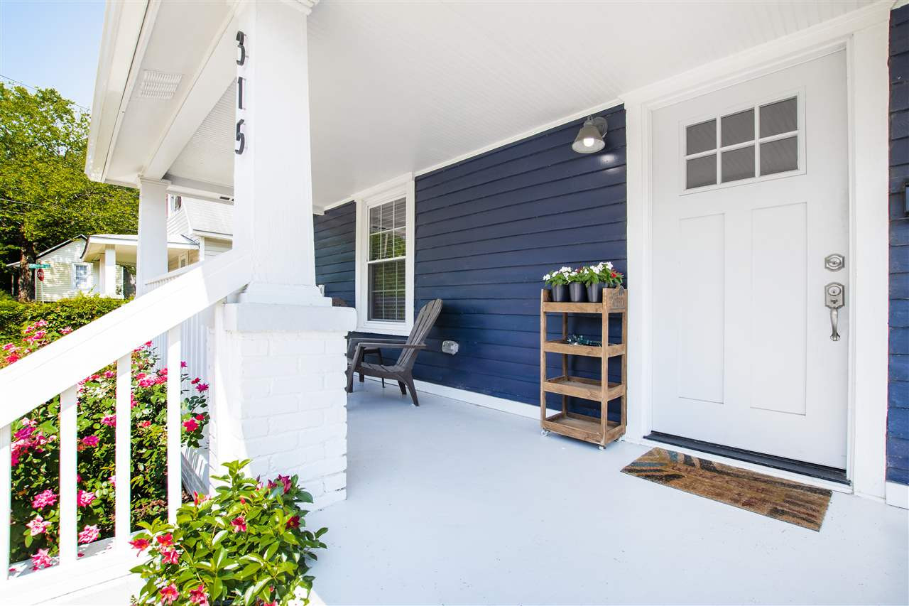 315 Bledsoe Avenue Raleigh, NC 27601 - Photo 3 of 30 Great Front Porch