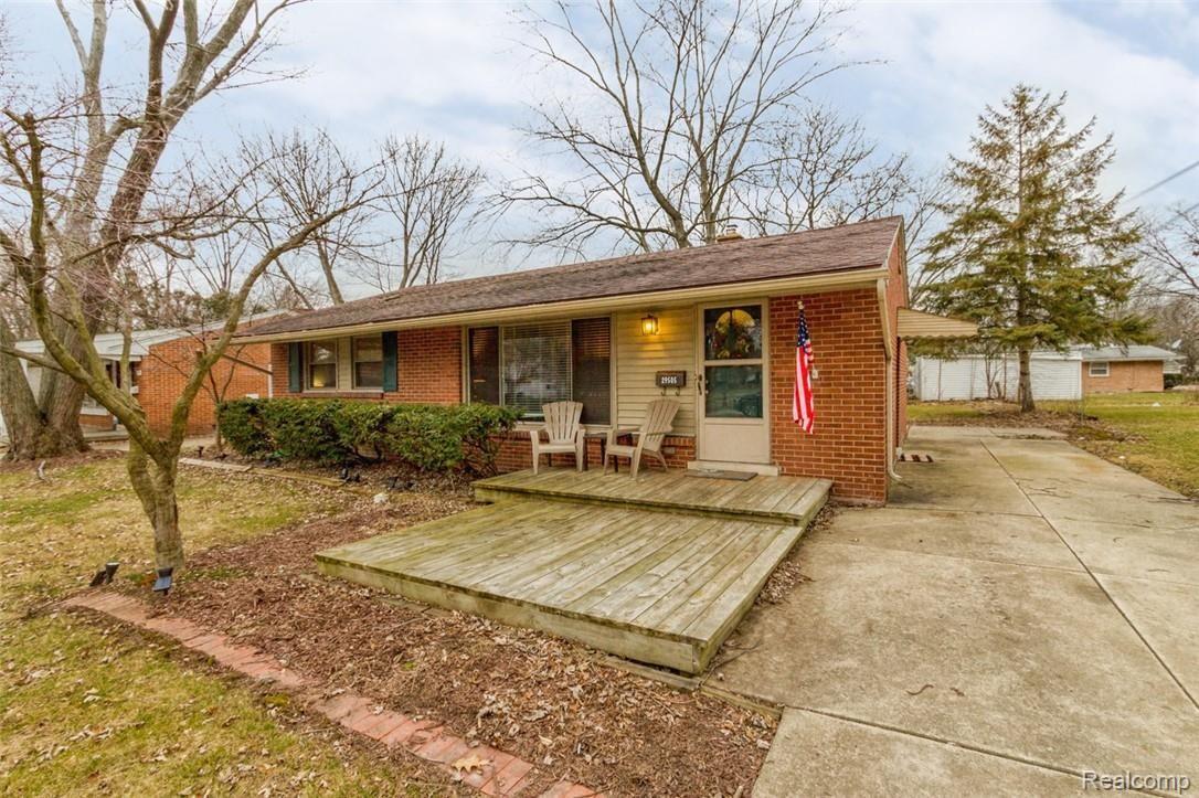 29505 Rambling Road Southfield, MI 48076 - Photo 1 of 25 01.jpg