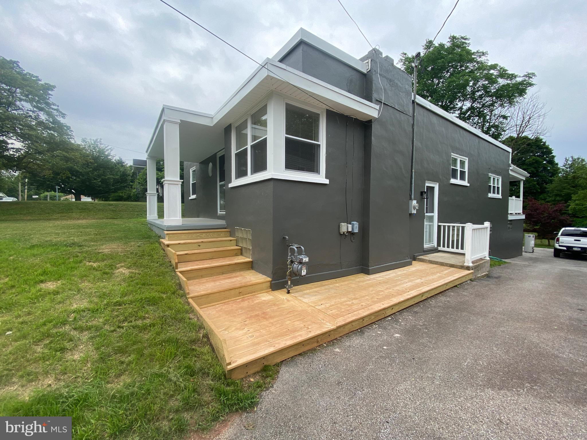 2724 Lewisberry Road York, PA 17404 - Photo 5 of 35 Gallery Image 5