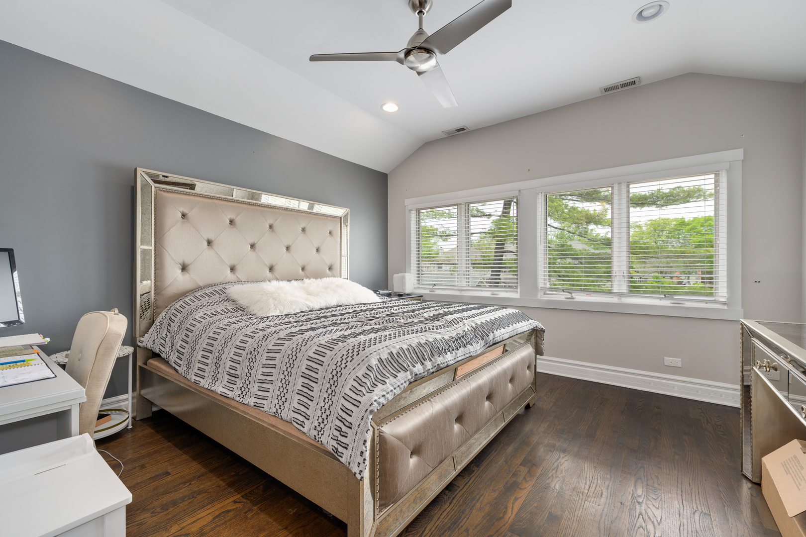 620 South Prospect Avenue Park Ridge, IL 60068 - Photo 20 of 39 a bedroom with a bed and window