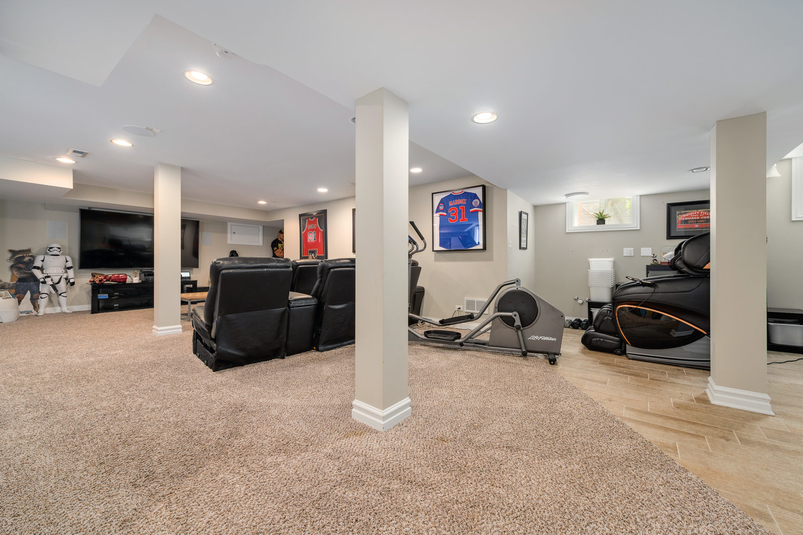 620 South Prospect Avenue Park Ridge, IL 60068 - Photo 31 of 39 a view of a livingroom with furniture and a flat screen tv