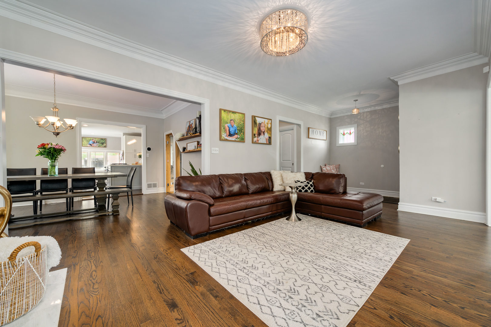 620 South Prospect Avenue Park Ridge, IL 60068 - Photo 4 of 39 a living room with furniture and a rug