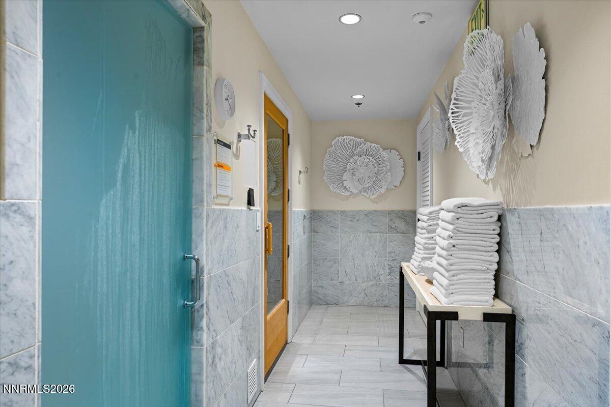 722 West Pleasant Oak Trail Reno, NV 89511 - Photo 97 of 98 a view of a hallway with elevator