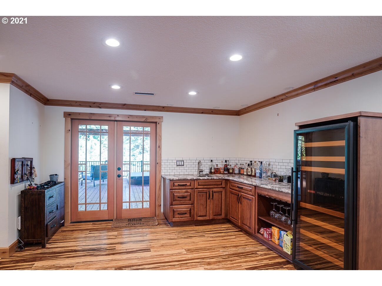 22255 Southeast Ridgeview Drive Damascus, OR 97089 - Photo 11 of 32 a kitchen with lots of counter top space