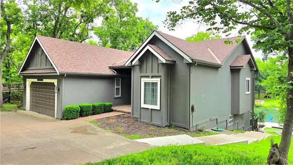$819,000 | 150 Rose Marie Drive, Linn Valley, KS 66040
