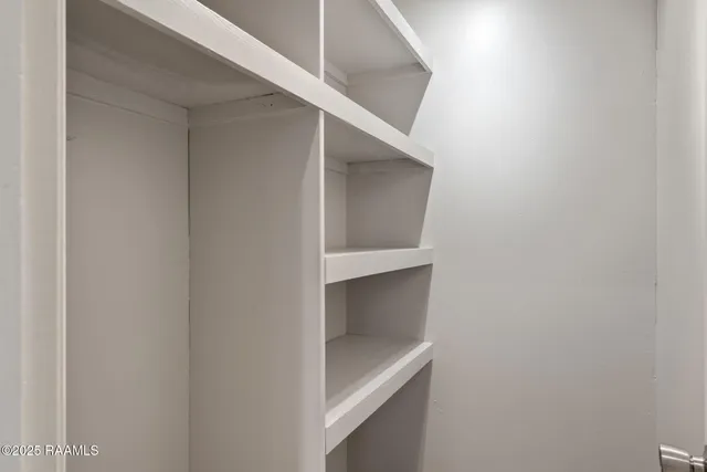 $120,000 | 220 Doucet Road, Unit 230D, Lafayette, LA 70503