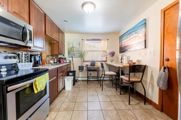 $780,000 | 4423 Eberly Avenue, Brookfield, IL 60513