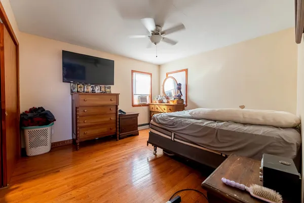 $780,000 | 4423 Eberly Avenue, Brookfield, IL 60513