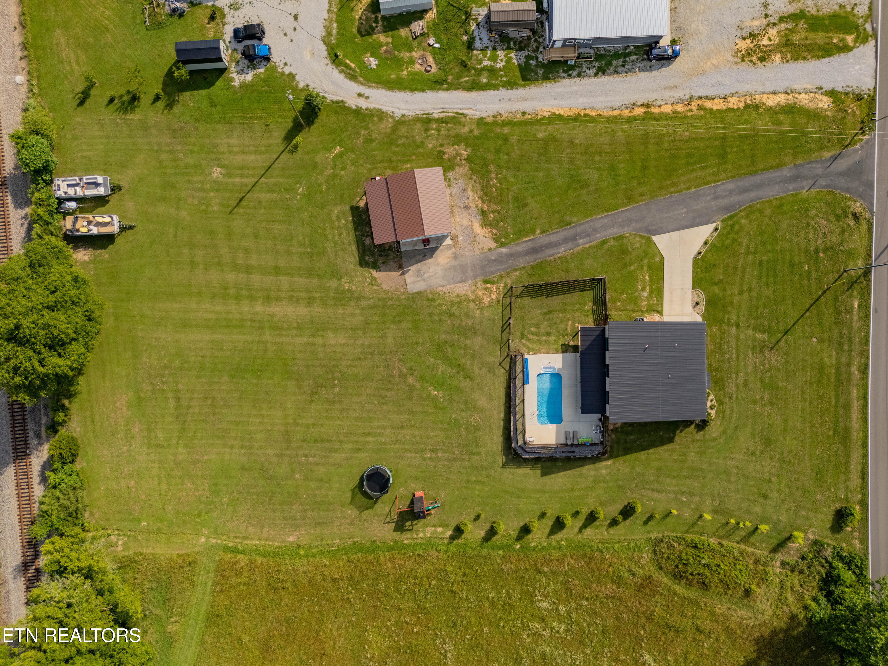 1352 Dutch Valley Road Clinton, TN 37716 - Photo 4 of 50 DJI_20260606173831_0806_D-HDR