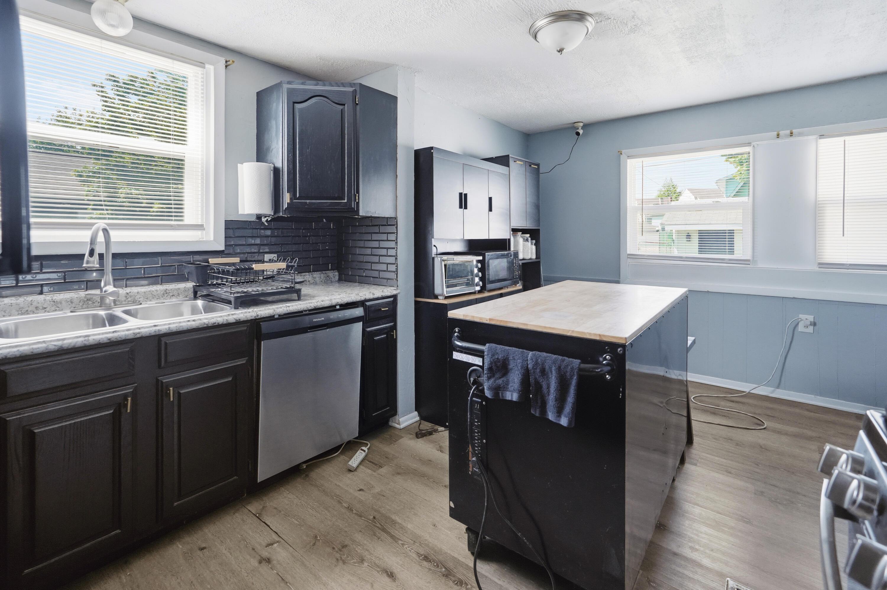 2221 9th Street Northwest Canton, OH 44708 - Photo 9 of 33