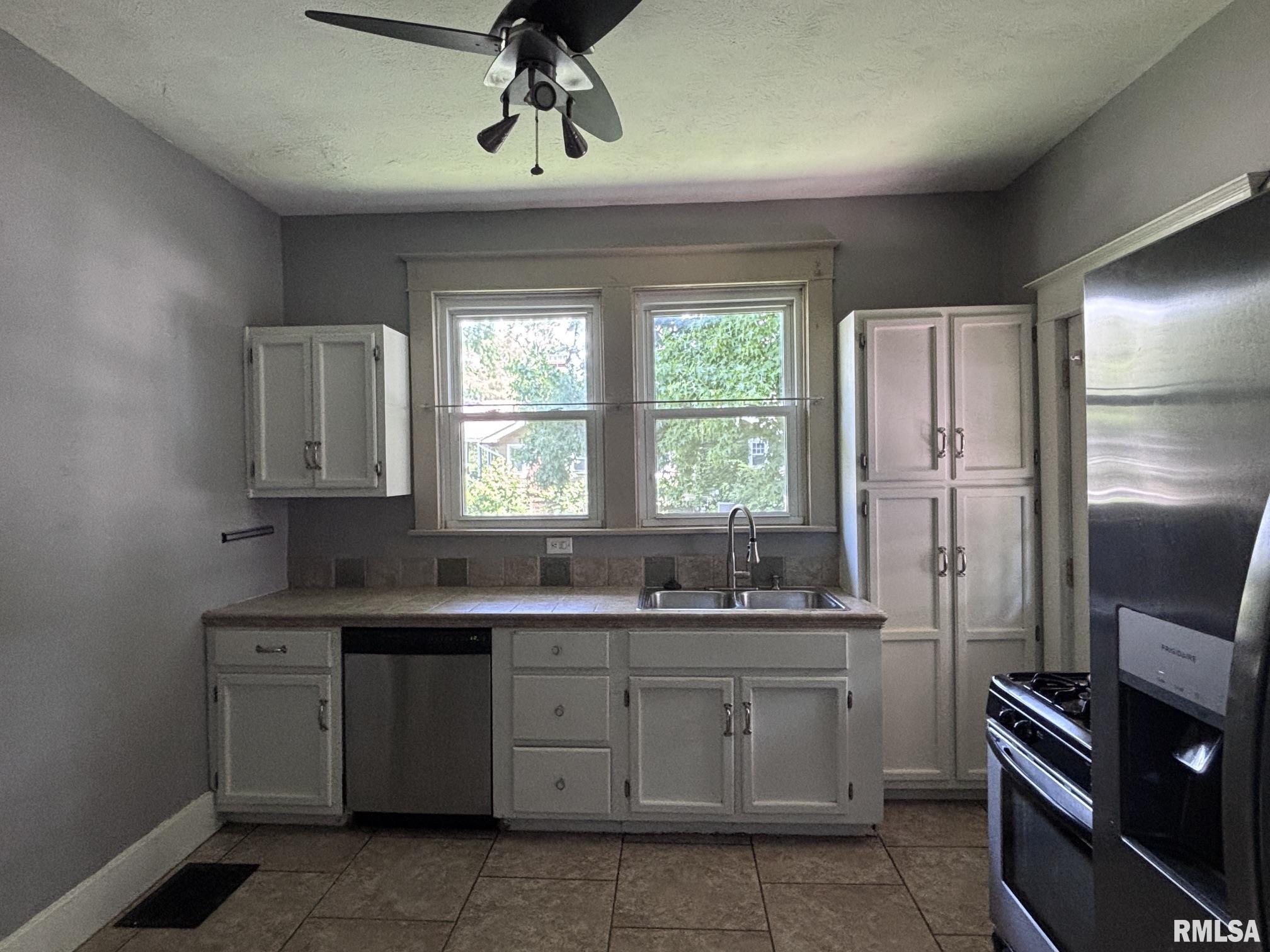 1800 South 4th Street Springfield, IL 62703 - Photo 12 of 17
