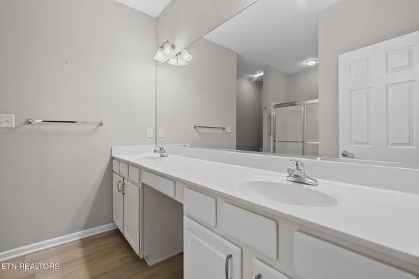 $385,900 | 4651 Oak Meadow Way, Knoxville, TN 37918