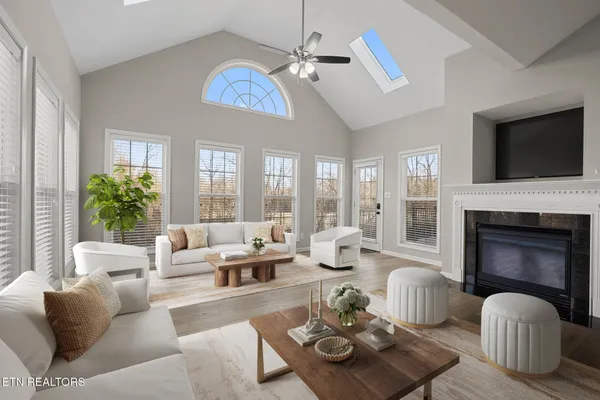 $385,900 | 4651 Oak Meadow Way, Knoxville, TN 37918