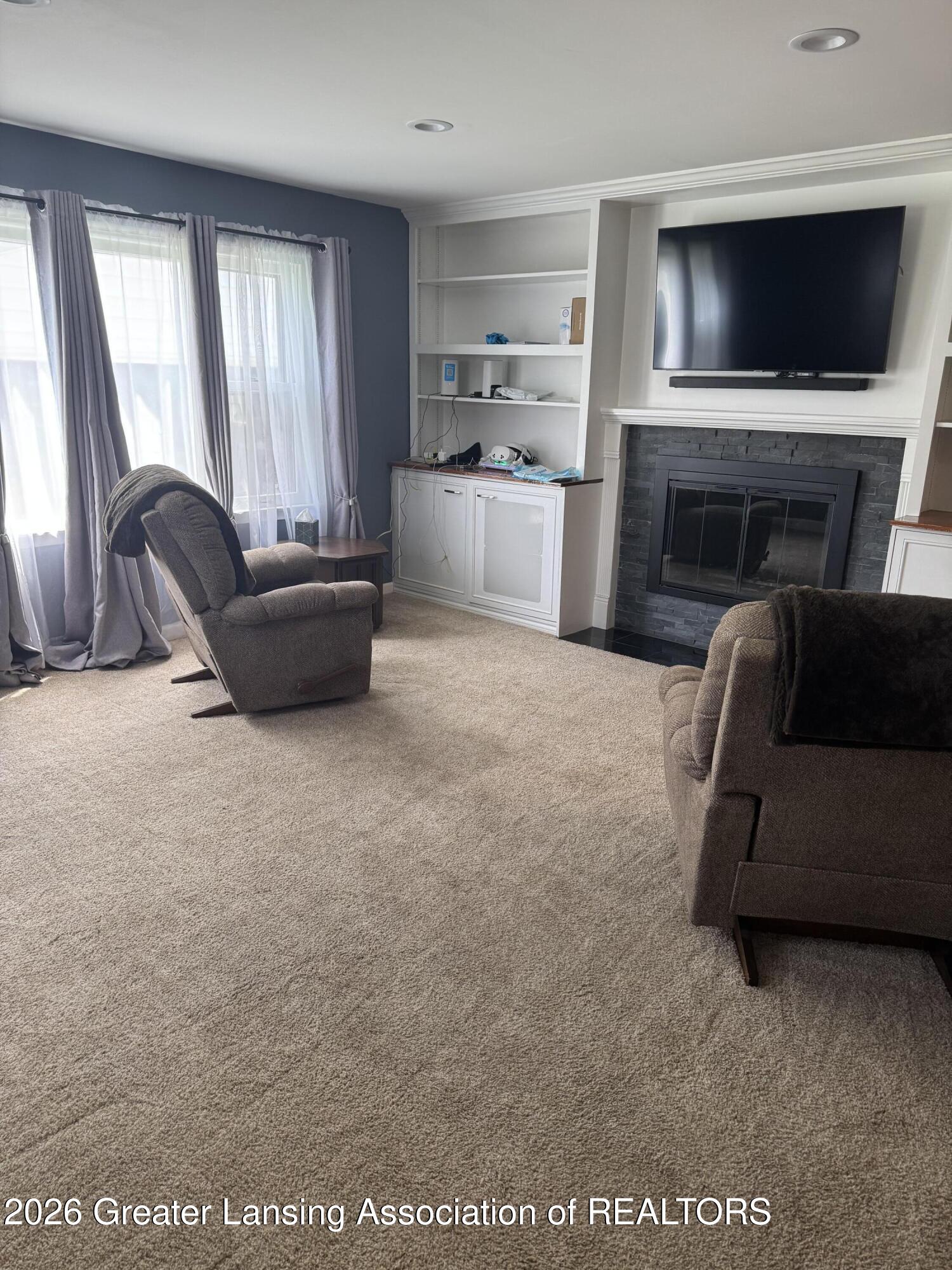 4901 Alpha Street Lansing, MI 48910 - Photo 4 of 34 Family Room