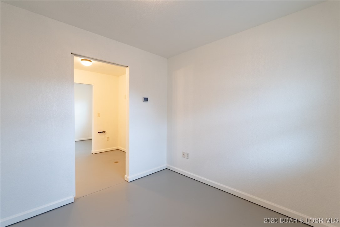 202 Hemi Lane Laurie, MO 65037 - Photo 13 of 32