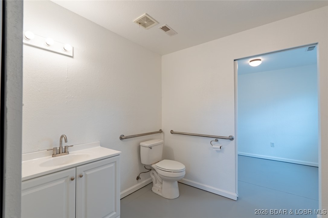 202 Hemi Lane Laurie, MO 65037 - Photo 15 of 32