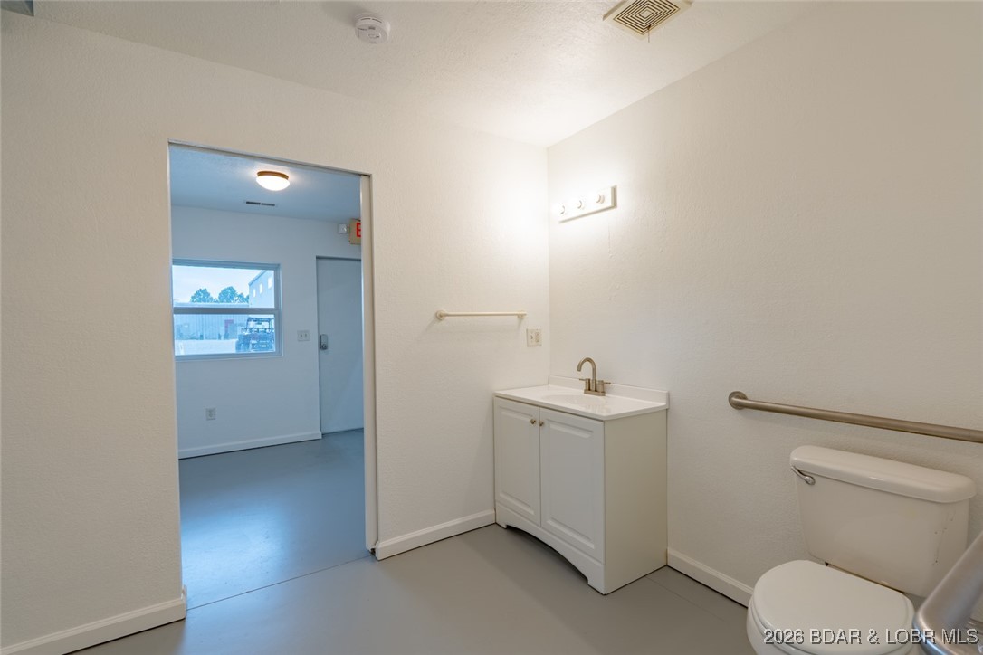 202 Hemi Lane Laurie, MO 65037 - Photo 16 of 32