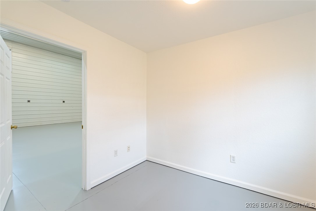 202 Hemi Lane Laurie, MO 65037 - Photo 17 of 32