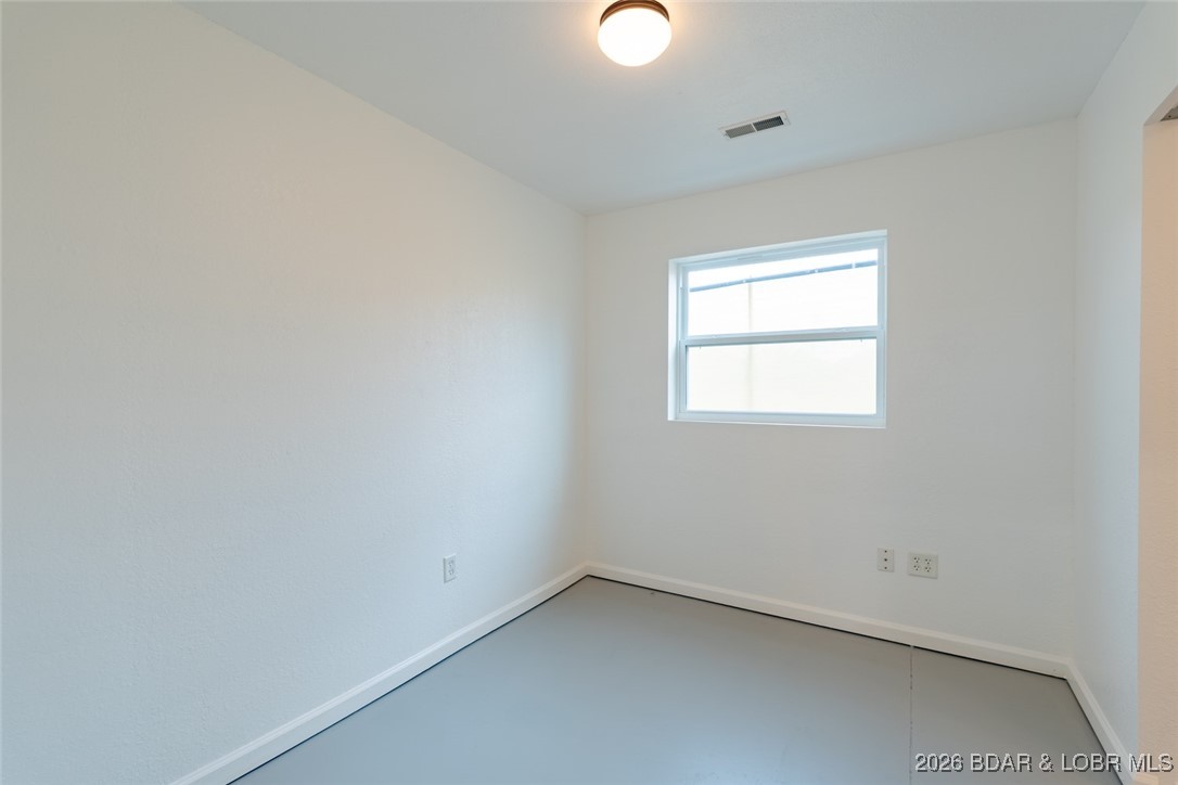 202 Hemi Lane Laurie, MO 65037 - Photo 18 of 32