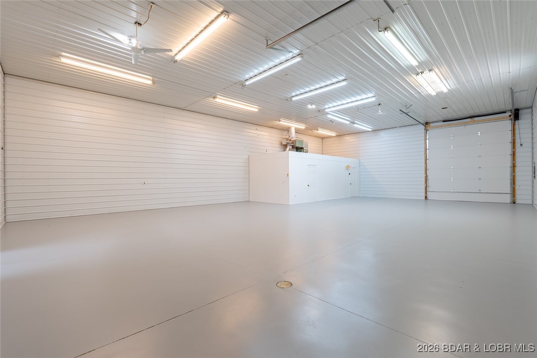 202 Hemi Lane Laurie, MO 65037 - Photo 8 of 32