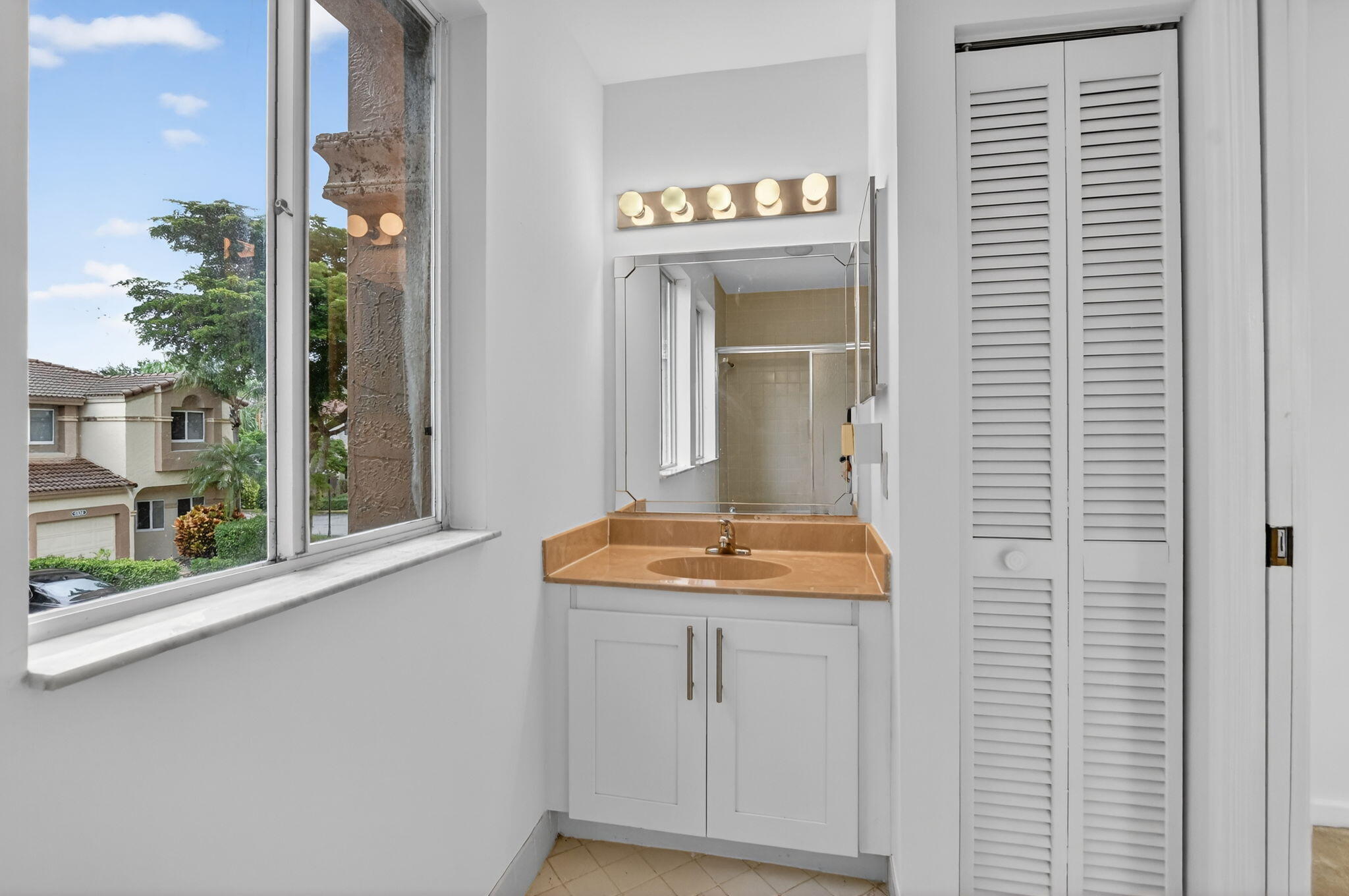 6780 Via Regina Boca Raton, FL 33433 - Photo 20 of 29 Second Bathroom