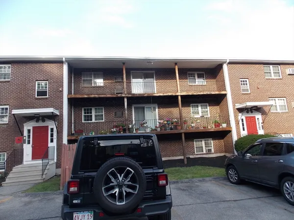 $259,900 | 243-273 Boston Post Road East, Unit 12, Marlborough, MA 01752