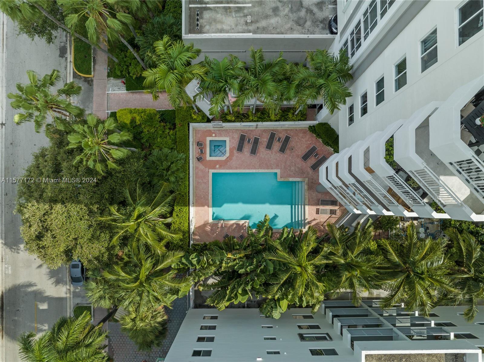 1621 Bay Road, Unit 702 Miami Beach, FL 33139 - Photo 29 of 32
