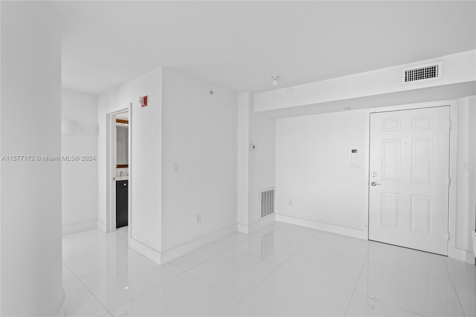 1621 Bay Road, Unit 702 Miami Beach, FL 33139 - Photo 10 of 32 a view of an empty room