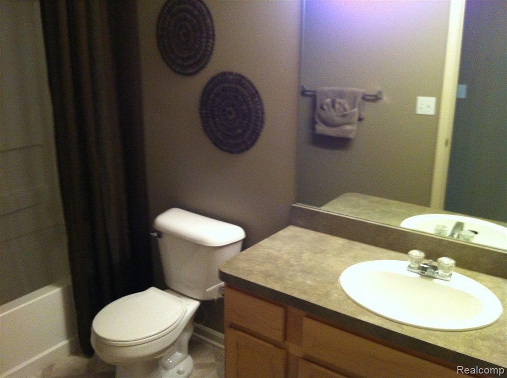 4082 Hampton Ridge Boulevard, Unit 57 Howell, MI 48843 - Photo 18 of 25 IMG_1201.JPG