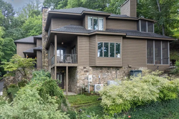 $1,200,000 | 3226 Peakwood Drive Southwest, Roanoke, VA 24014