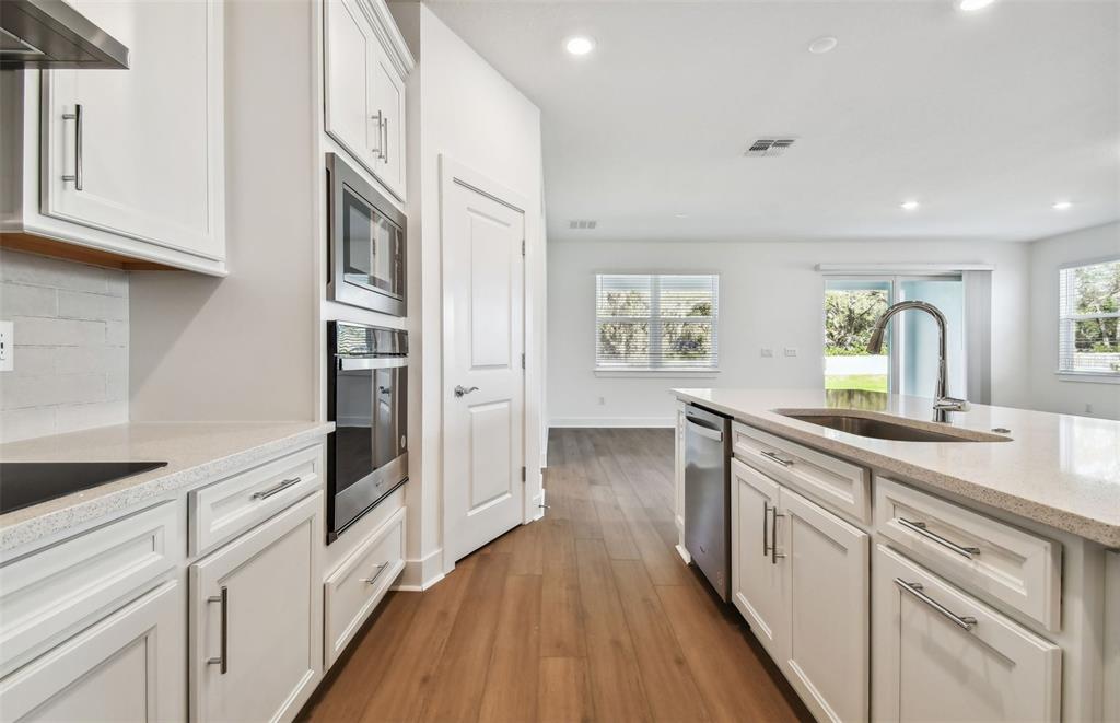 9832 Autumn Rdg Avenue Riverview, FL 33578 - Photo 4 of 37