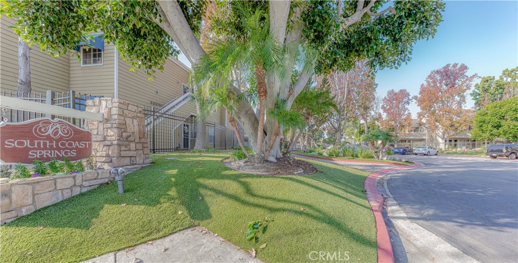 3730 South Bear Street, Unit E Santa Ana, CA 92704 - Photo 21 of 43 a view of a backyard