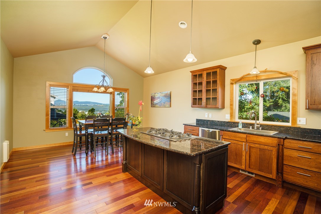 12629 Josh Wilson Road Mount Vernon, WA 98273 - Photo 5 of 30 Gallery Image 5