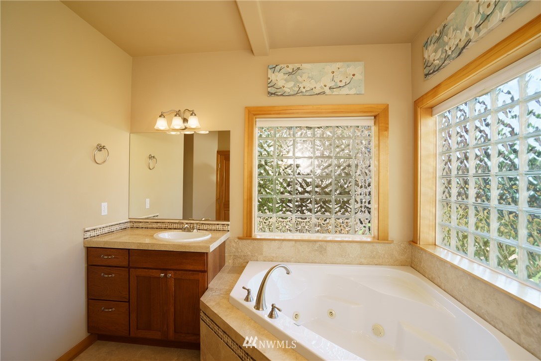 12629 Josh Wilson Road Mount Vernon, WA 98273 - Photo 10 of 30 Gallery Image 10