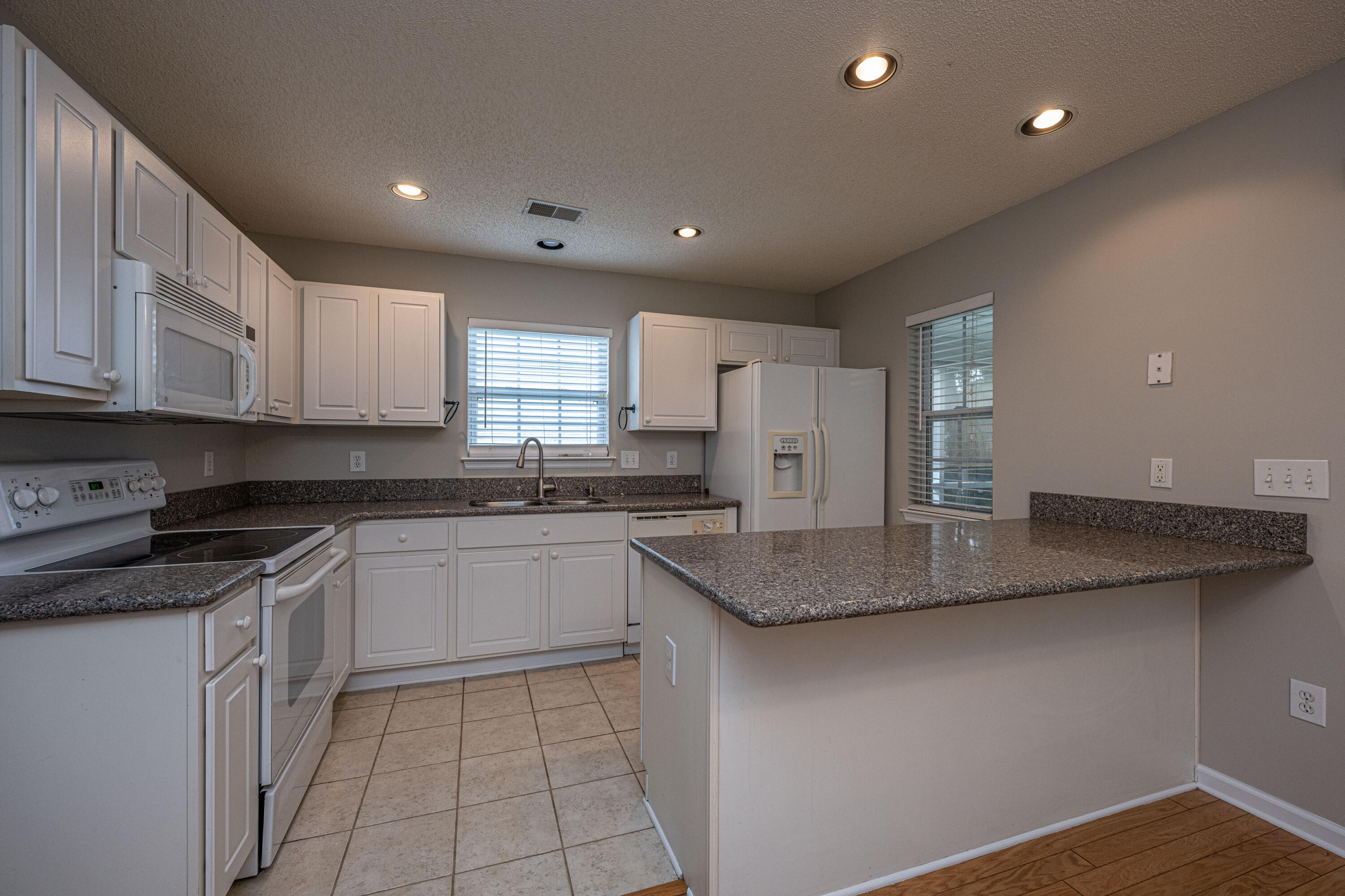 500 Yellow Hawthorn Circle Summerville, SC 29483 - Photo 12 of 33 500YellowHawthornCir12