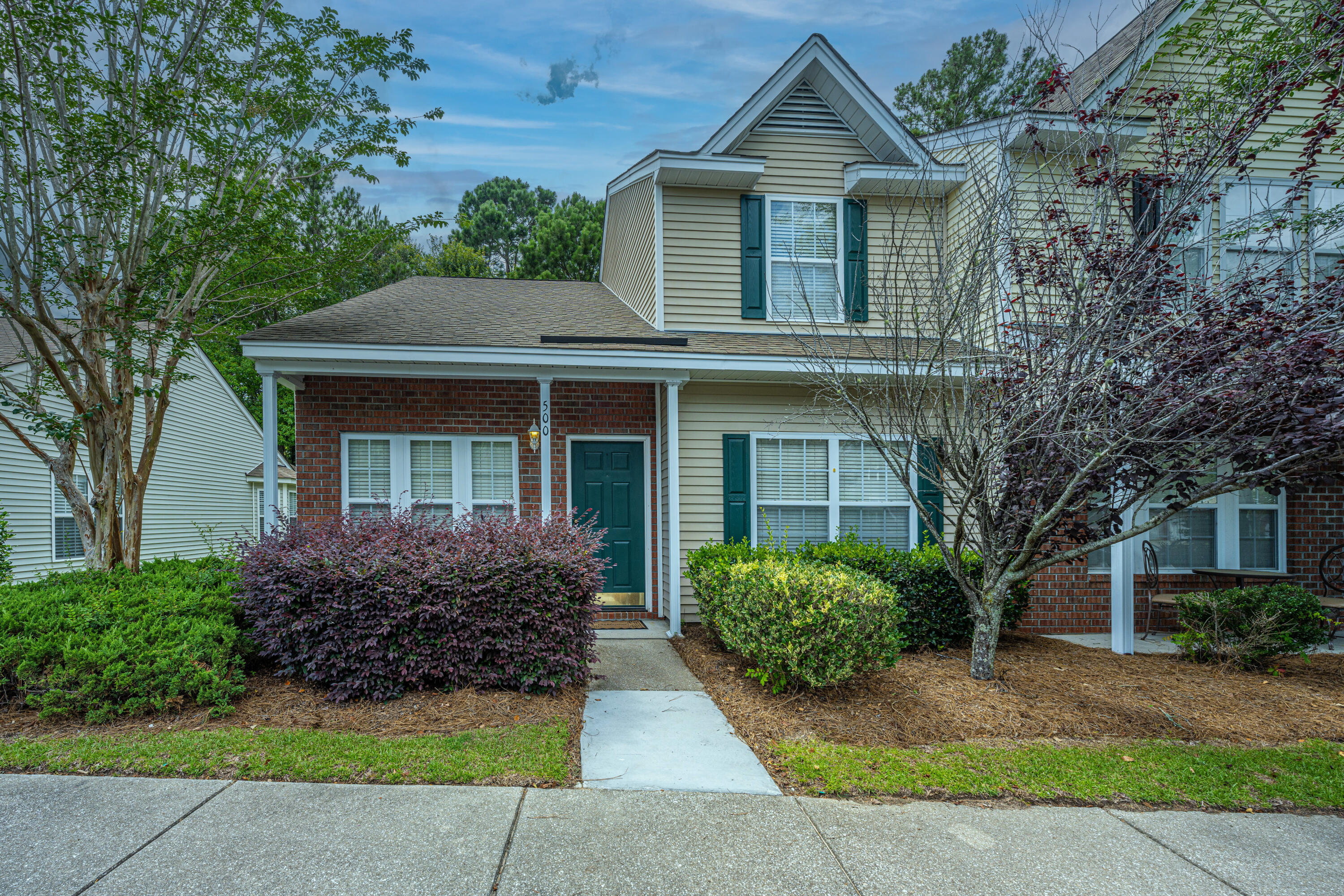 500 Yellow Hawthorn Circle Summerville, SC 29483 - Photo 4 of 33 500YellowHawthornCir04