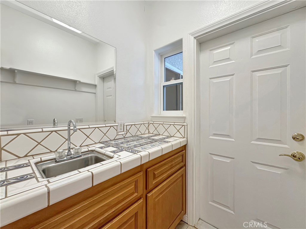 875 Clark Street Riverside, CA 92501 - Photo 27 of 56