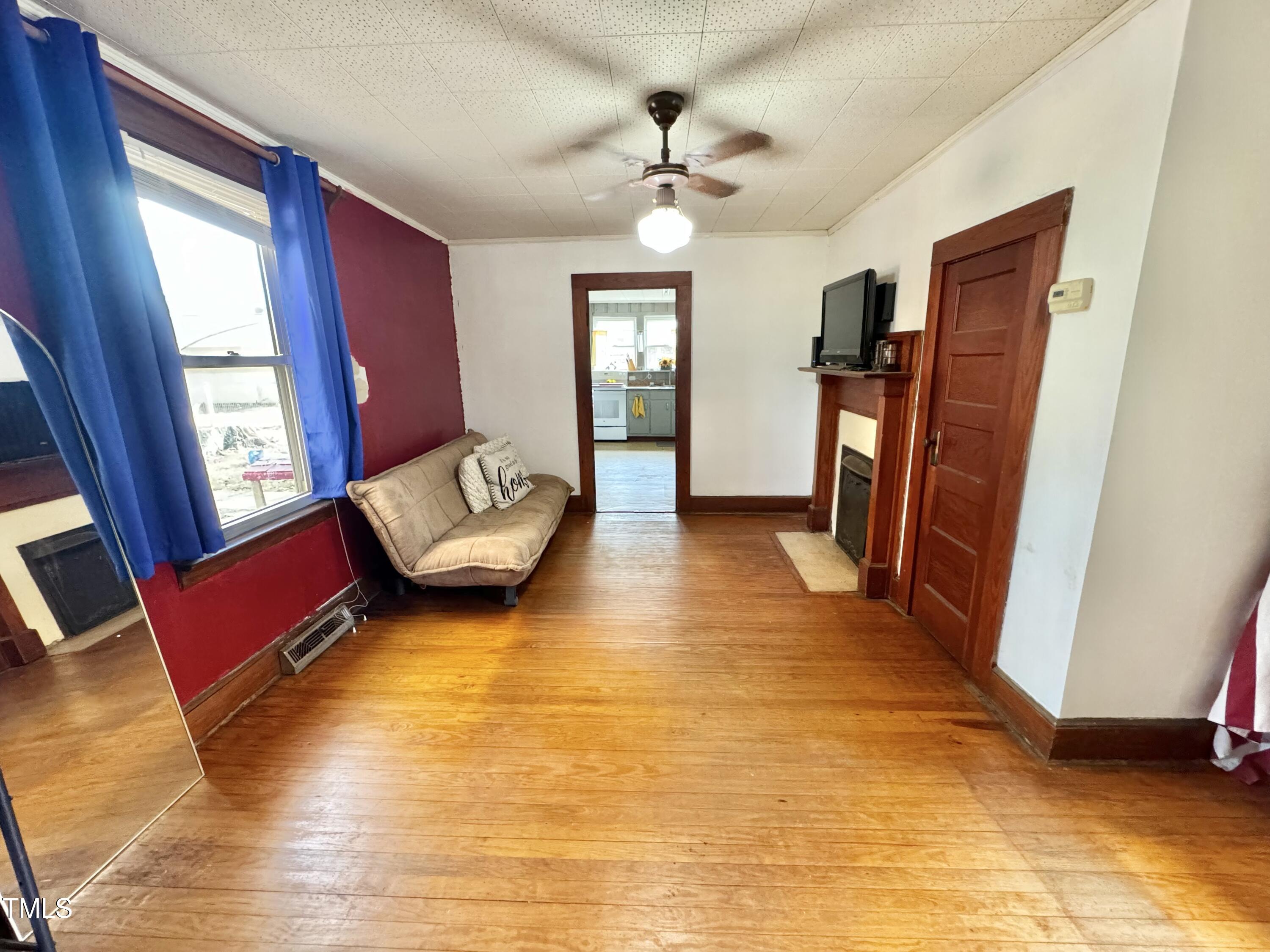 1420 Pointer Street Roxboro, NC 27573 - Photo 3 of 17 IMG_9308