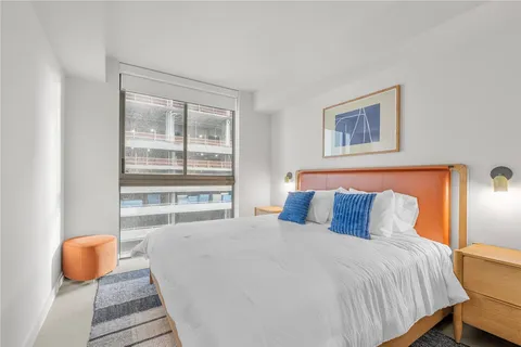 $840,000 | 11 Northeast 6th Street, Unit 907, Miami, FL 33132