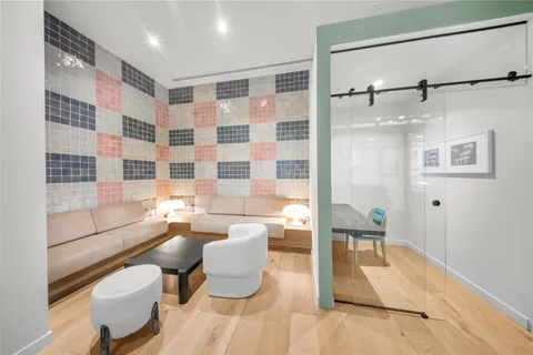 $840,000 | 11 Northeast 6th Street, Unit 907, Miami, FL 33132