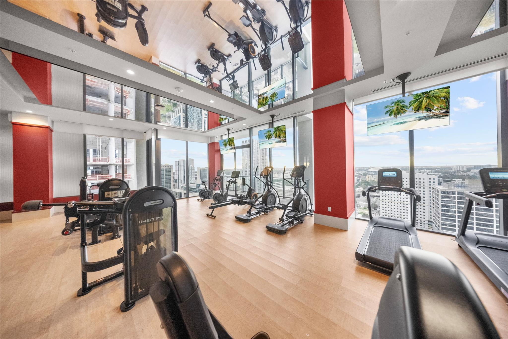 11 Northeast 6th Street, Unit 907 Miami, FL 33132 - Photo 31 of 44 Photo 35