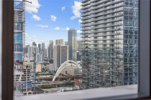 $840,000 | 11 Northeast 6th Street, Unit 907, Miami, FL 33132