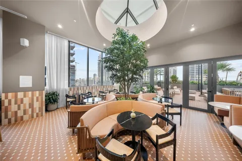 $840,000 | 11 Northeast 6th Street, Unit 907, Miami, FL 33132