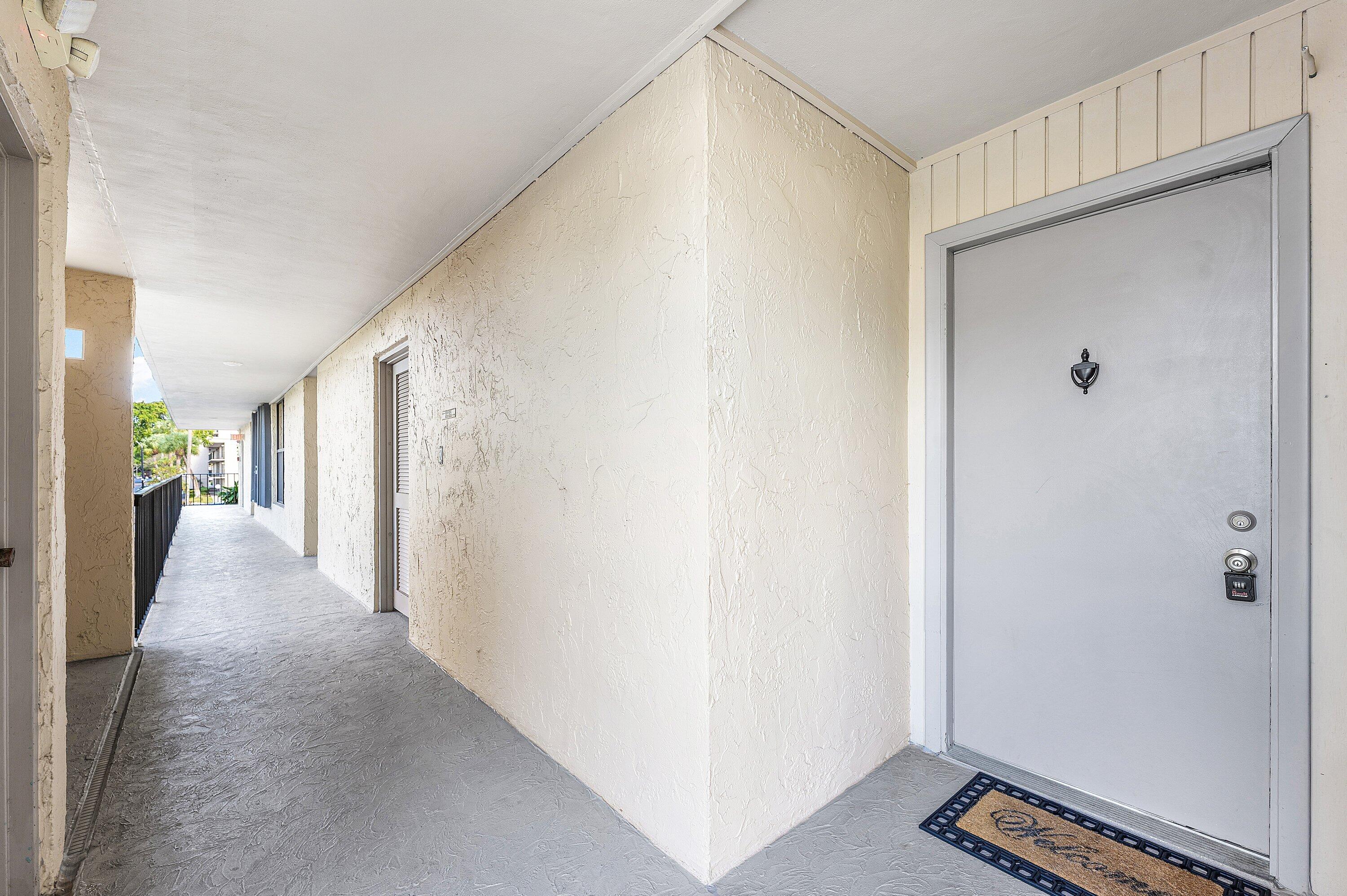 10 Royal Palm Way, Unit 203 Boca Raton, FL 33432 - Photo 11 of 45 006-10RoyalPalmWay-203-BocaRaton-FL-3343