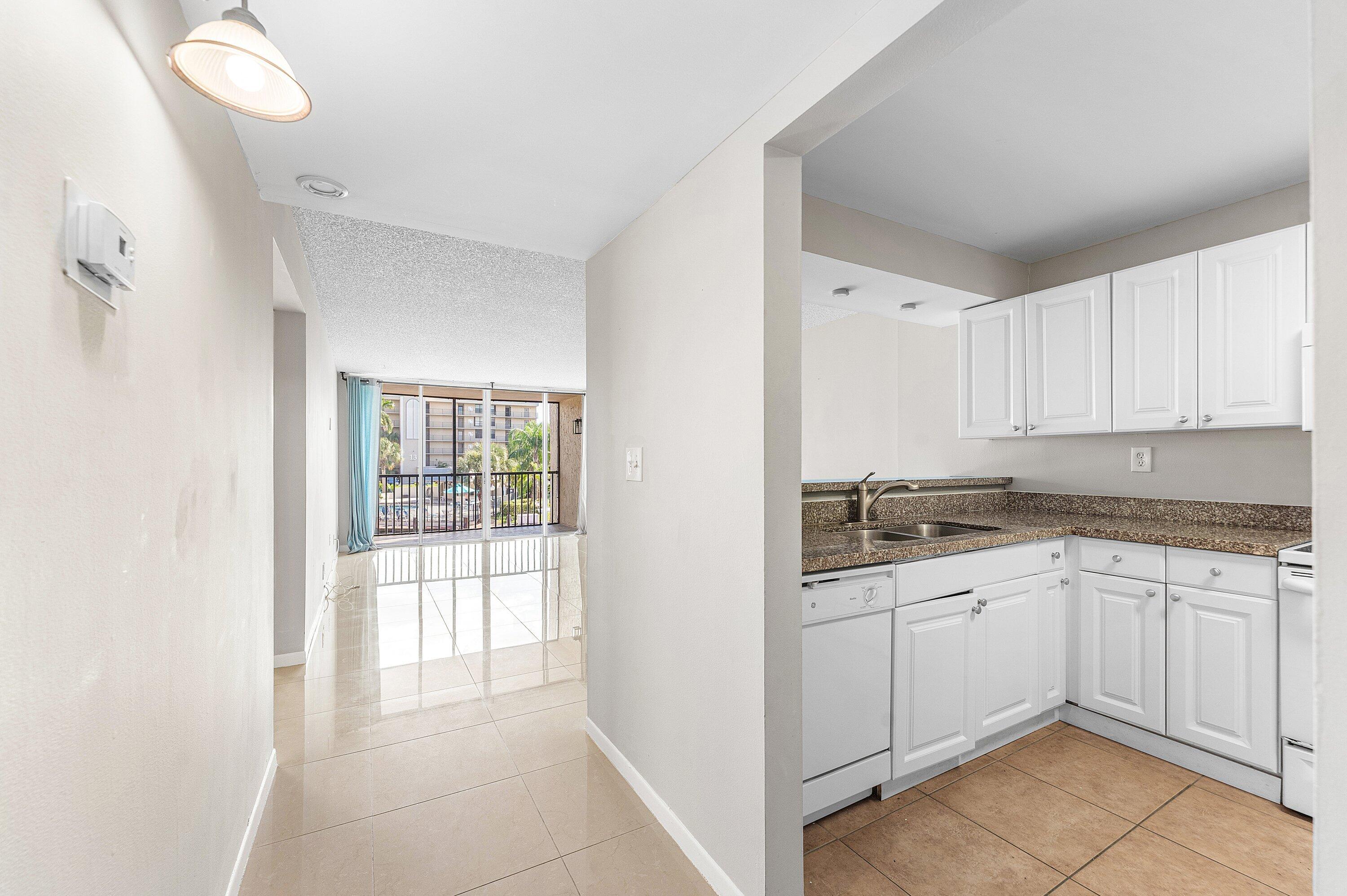 10 Royal Palm Way, Unit 203 Boca Raton, FL 33432 - Photo 18 of 45 012-10RoyalPalmWay-203-BocaRaton-FL-3343