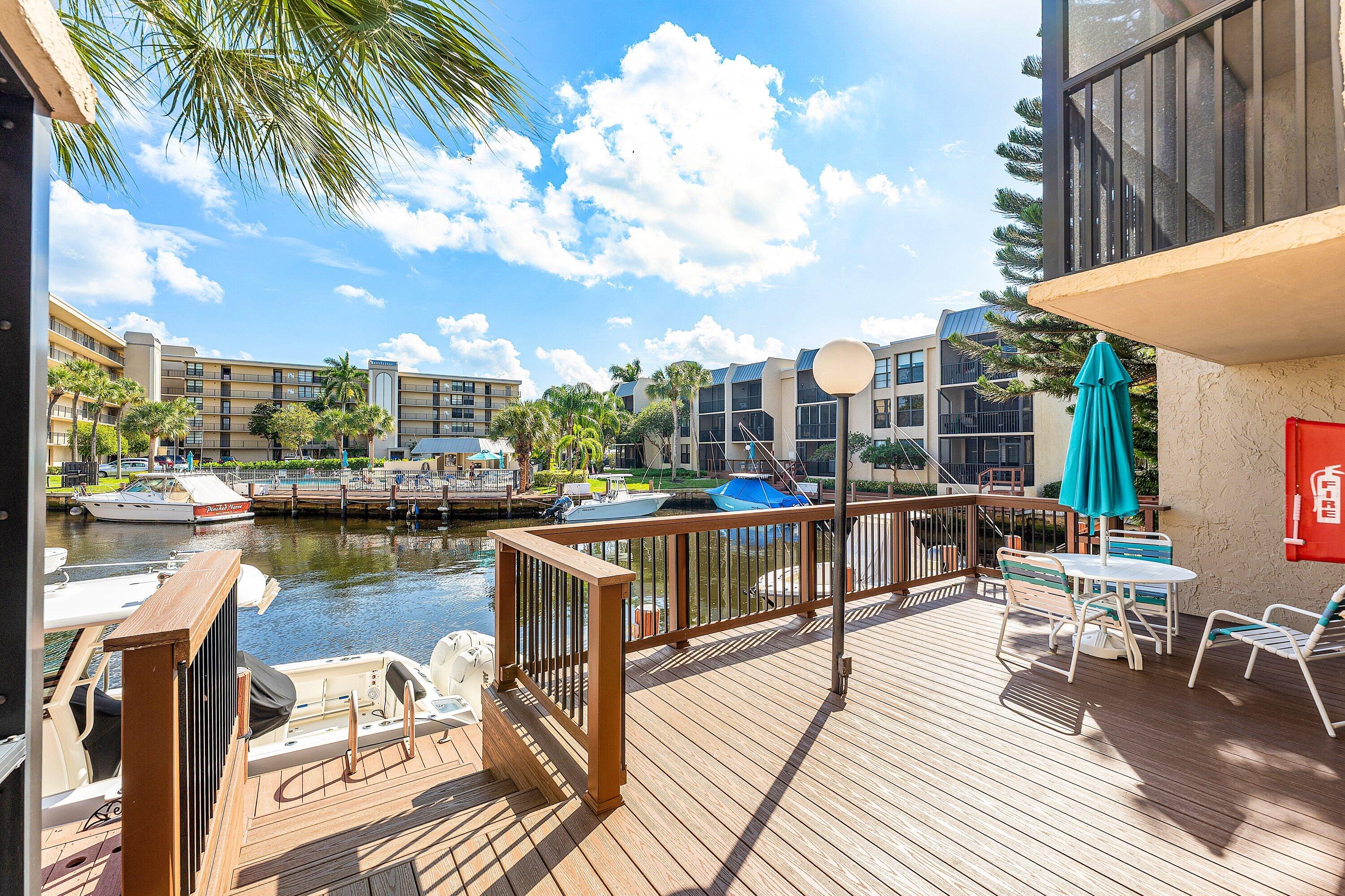 10 Royal Palm Way, Unit 203 Boca Raton, FL 33432 - Photo 3 of 45 030-10RoyalPalmWay-203-BocaRaton-FL-3343