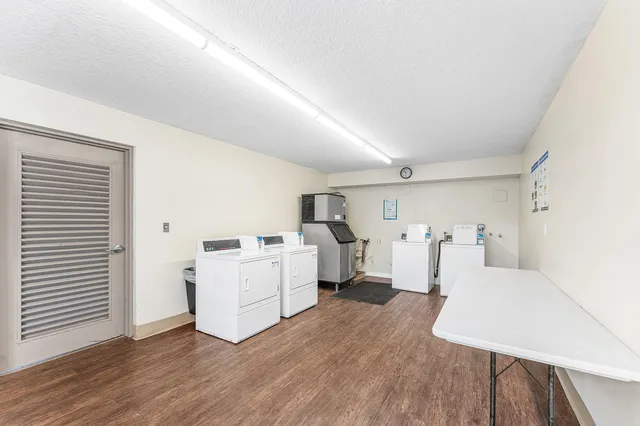 $279,900 | 10 Royal Palm Way, Unit 203, Boca Raton, FL 33432