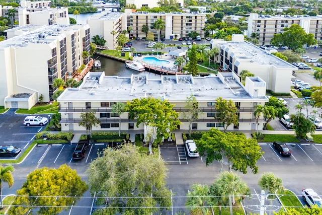 $279,900 | 10 Royal Palm Way, Unit 203, Boca Raton, FL 33432