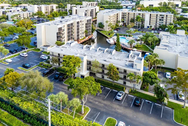 $279,900 | 10 Royal Palm Way, Unit 203, Boca Raton, FL 33432