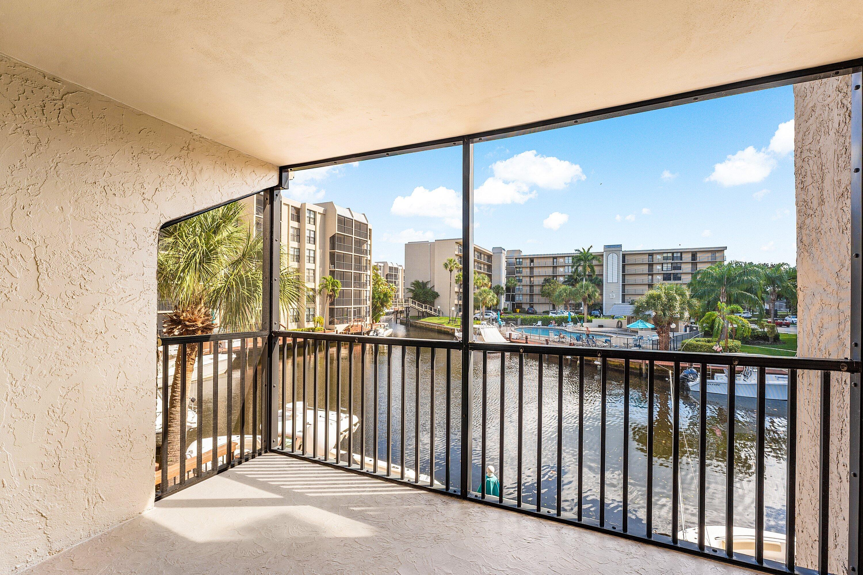 10 Royal Palm Way, Unit 203 Boca Raton, FL 33432 - Photo 5 of 45 025-10RoyalPalmWay-203-BocaRaton-FL-3343